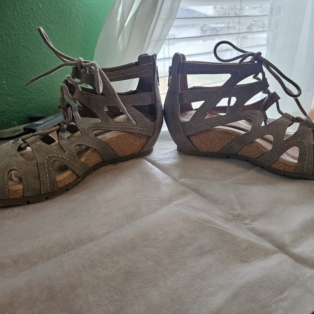 Earth Spirit Taupe Gladiator Sandals